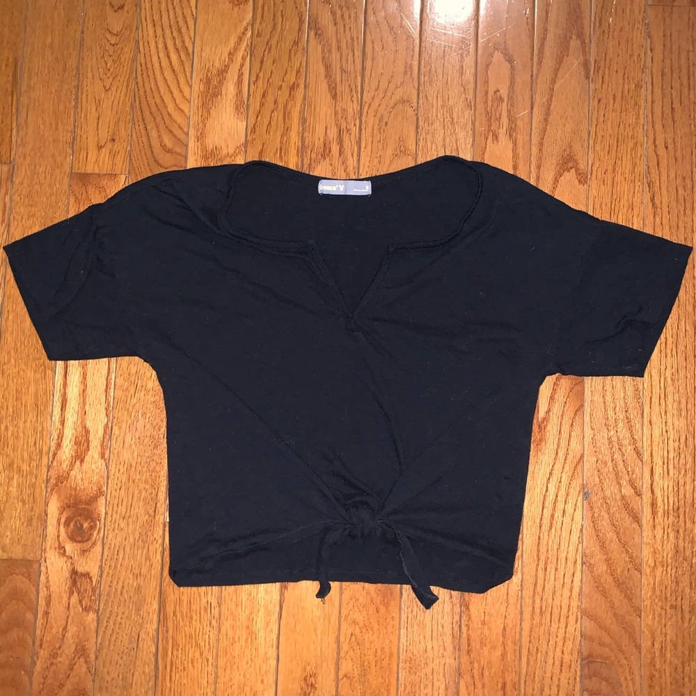 Front tie V- neck Crop Top